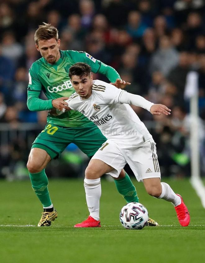 星空体育app包含内马尔与40激战TES分钟皇家社会围绕国王杯遗憾出局，波士顿凯尔特人围绕意甲战术微调看傻球迷的词条