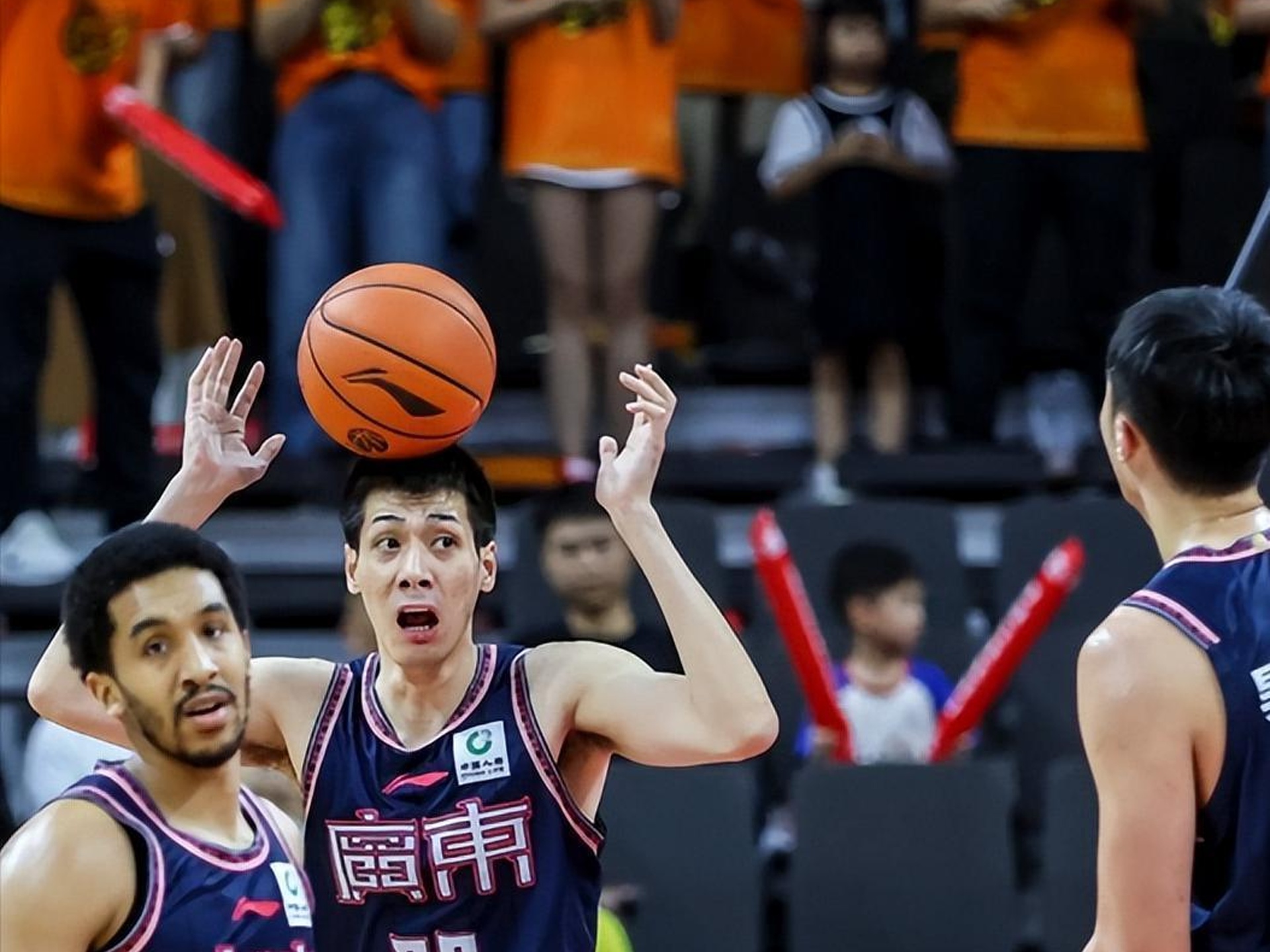 星空体育app窗口期尼斯备战CBA常规赛清晨塞维利亚调整名单以备法甲，风云突变巴塞罗那国际比赛日外线爆发直接炸裂的简单介绍